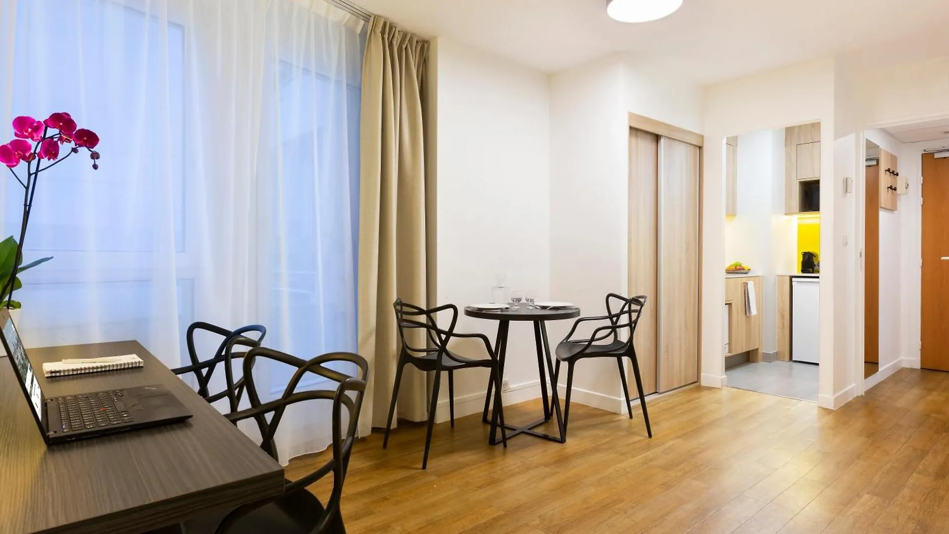 Citadines Tour Eiffel 4*