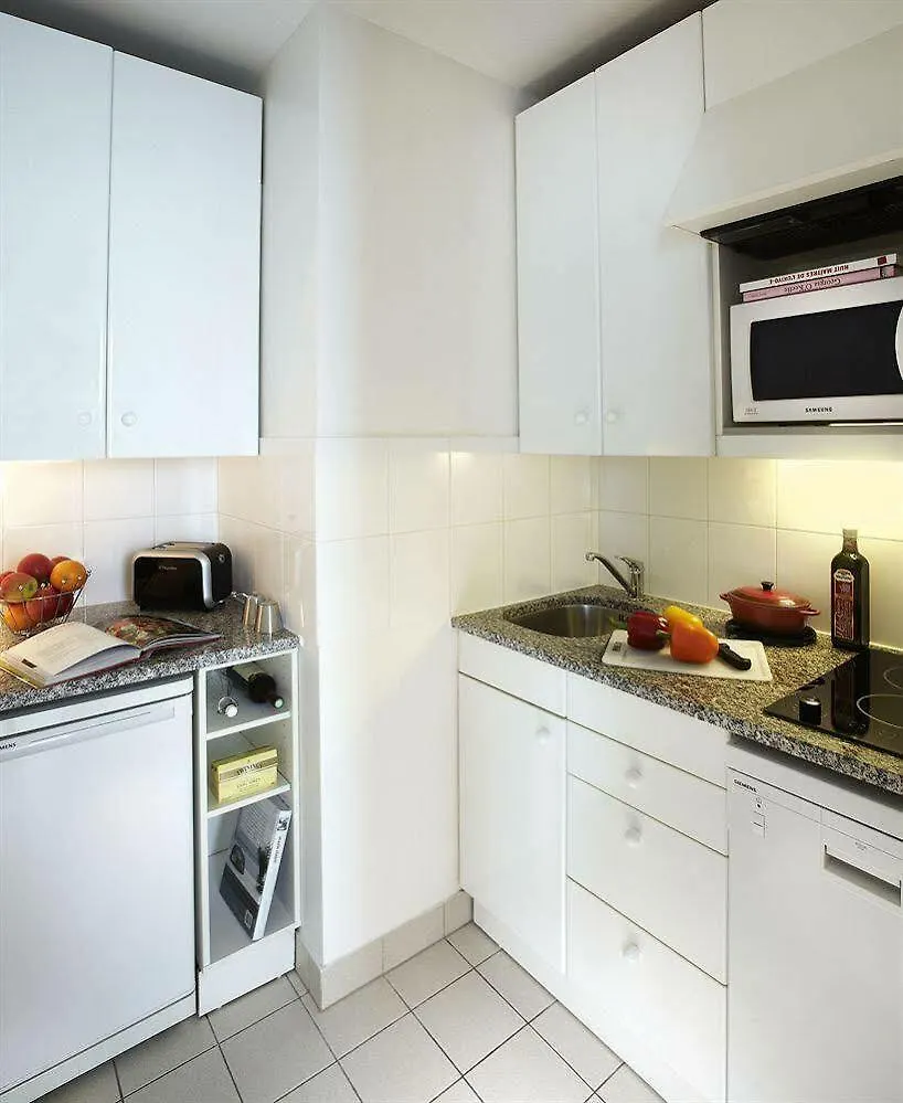 Apartmanhotel Citadines Tour Eiffel 4*